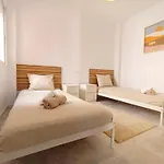 Stylish Spot Pass The Keys Apartmán