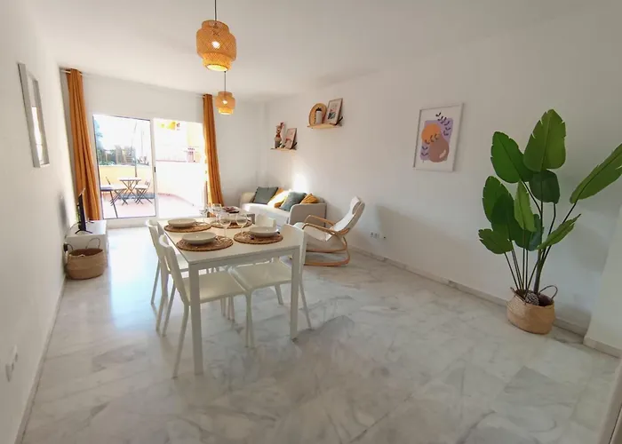 Apartment Stylish Spot Pass The Keys